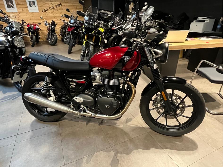 TRIUMPH SPEED TWIN 900