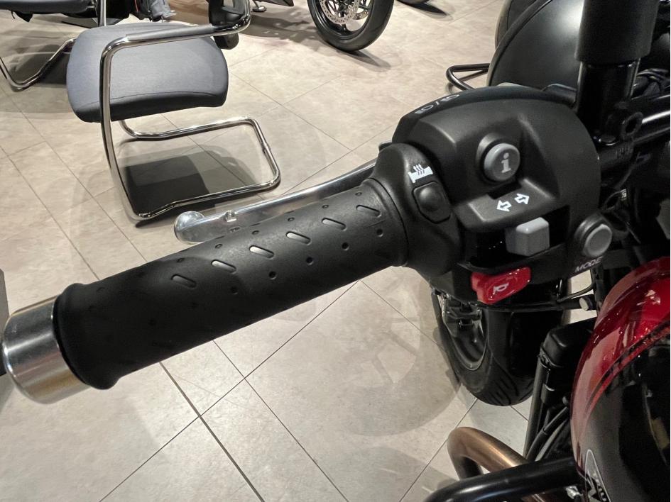 TRIUMPH SPEED TWIN 900