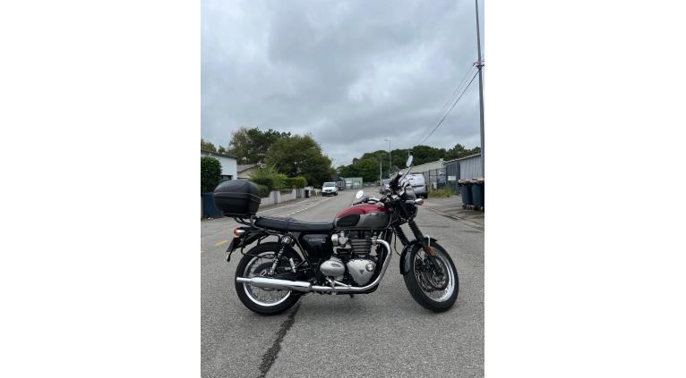 TRIUMPH BONNEVILLE T120