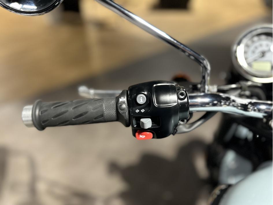 TRIUMPH BONNEVILLE T100 - 1ERE MAIN - 2860 KM - ELIGIBLE A2 ET LOA