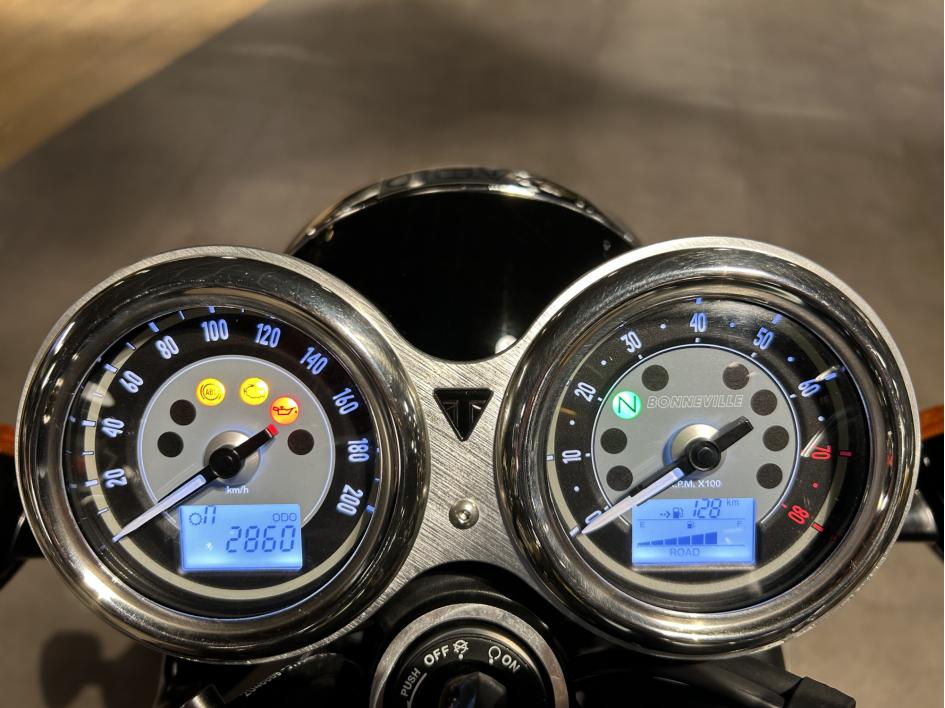 TRIUMPH BONNEVILLE T100 - 1ERE MAIN - 2860 KM - ELIGIBLE A2 ET LOA