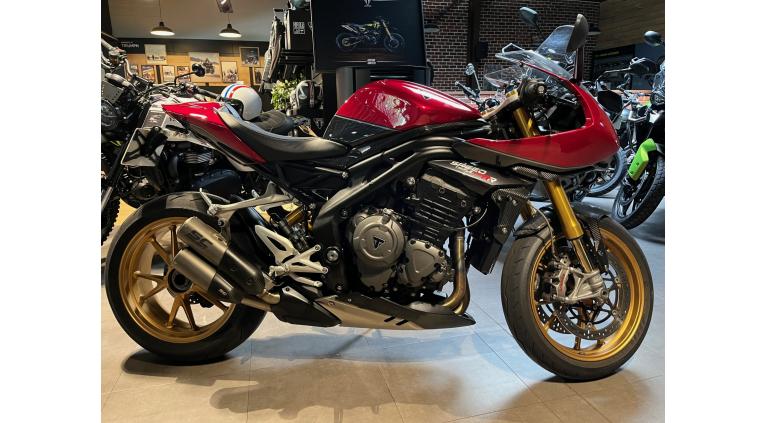 TRIUMPH SPEED TRIPLE 1200 RR