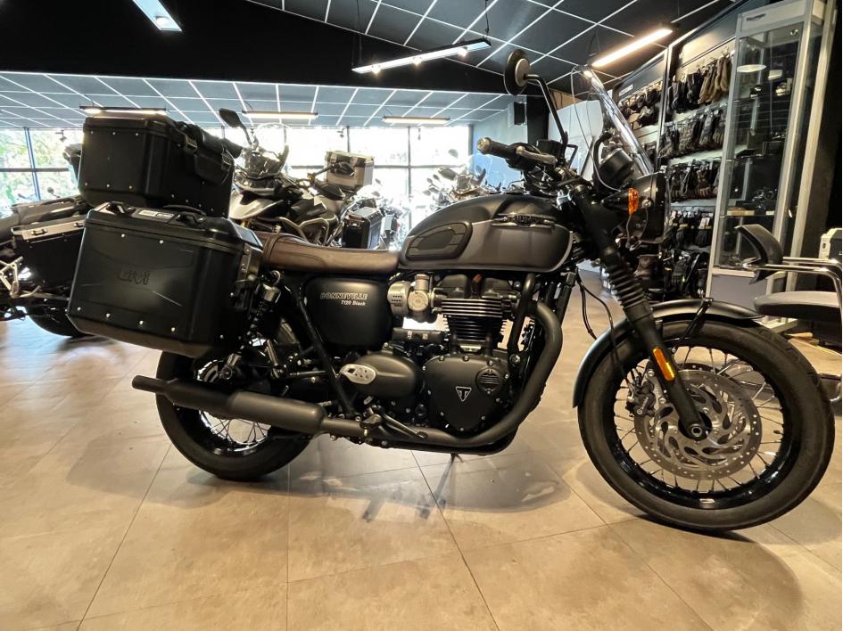 TRIUMPH Bonneville T120 Black