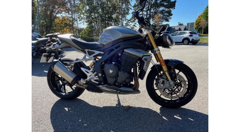 TRIUMPH SPEED TRIPLE 1200 RS