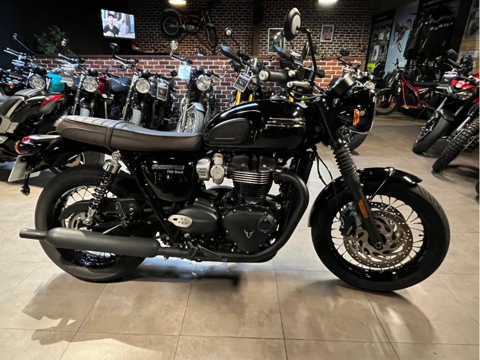 TRIUMPH Bonneville T120 Black