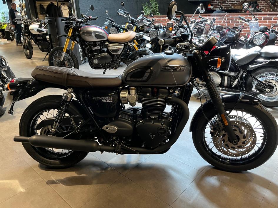 TRIUMPH Bonneville T120 Black