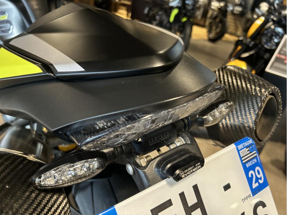 TRIUMPH SPEED TRIPLE 1050 RS