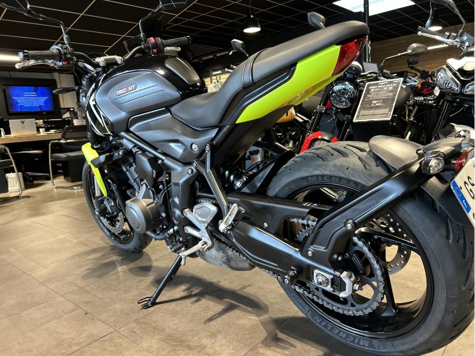 TRIUMPH TRIDENT 660 - 1ERE MAIN - A2 - 4116 KM - LOA POSSIBLE 