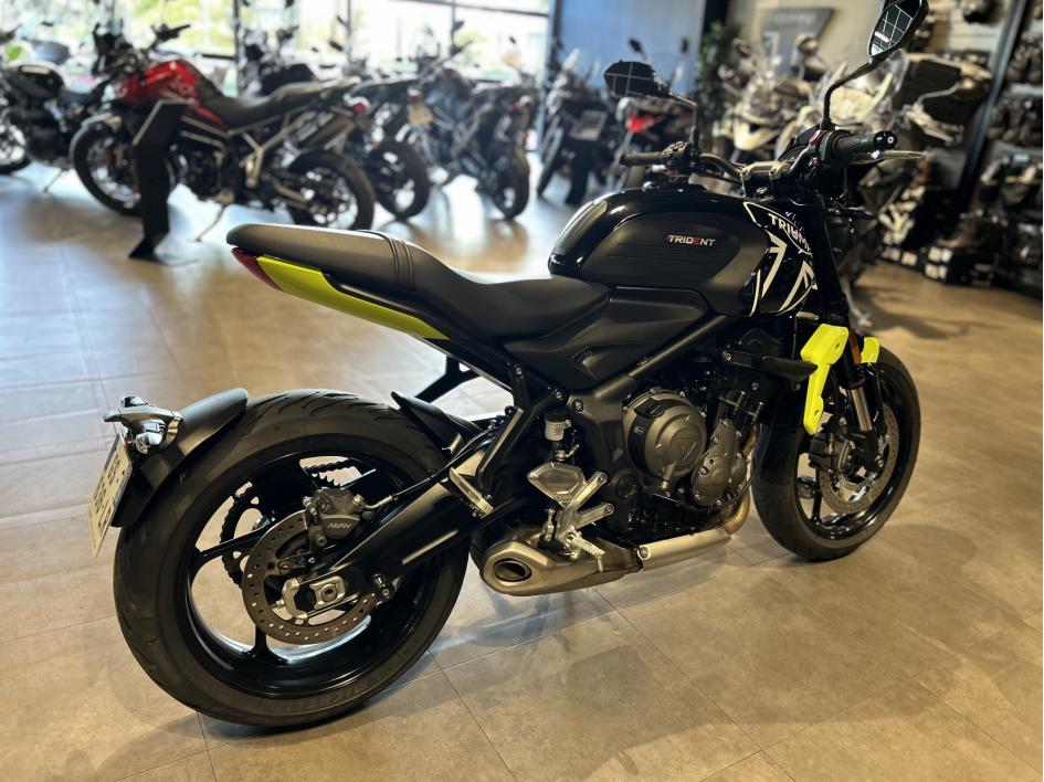 TRIUMPH TRIDENT 660 - 1ERE MAIN - A2 - 4116 KM - LOA POSSIBLE 