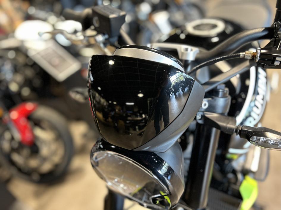 TRIUMPH TRIDENT 660 - 1ERE MAIN - A2 - 4116 KM - LOA POSSIBLE 