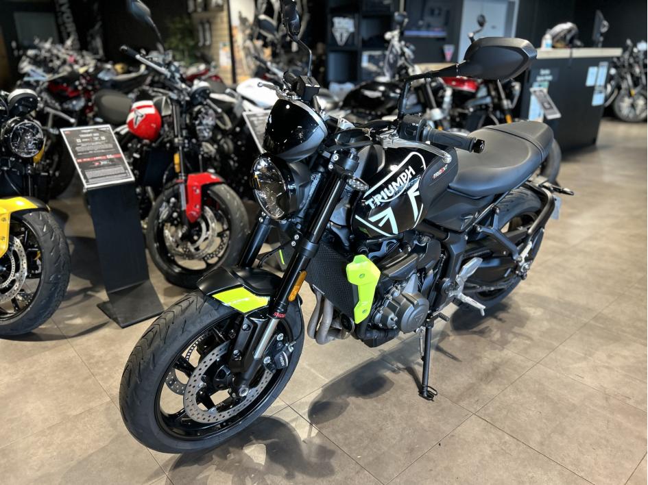 TRIUMPH TRIDENT 660 - 1ERE MAIN - A2 - 4116 KM - LOA POSSIBLE 