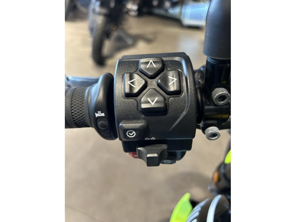 TRIUMPH TRIDENT 660 - 1ERE MAIN - A2 - 4116 KM - LOA POSSIBLE 