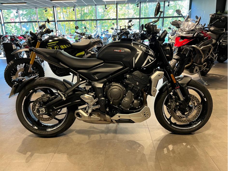 TRIUMPH TRIDENT 660