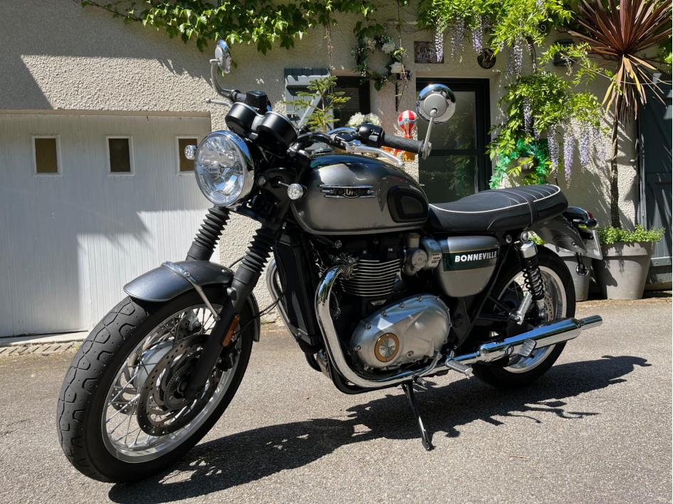 TRIUMPH Bonneville T120 GOLD LINE Edition