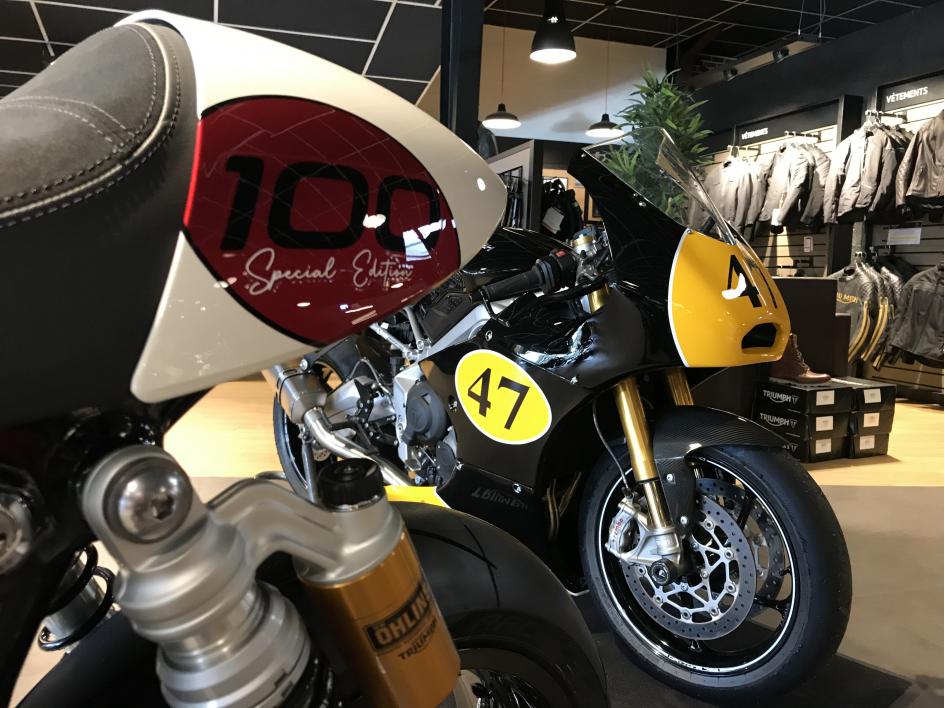 1200 THRUXTON RS TON-UP CAFE RACER