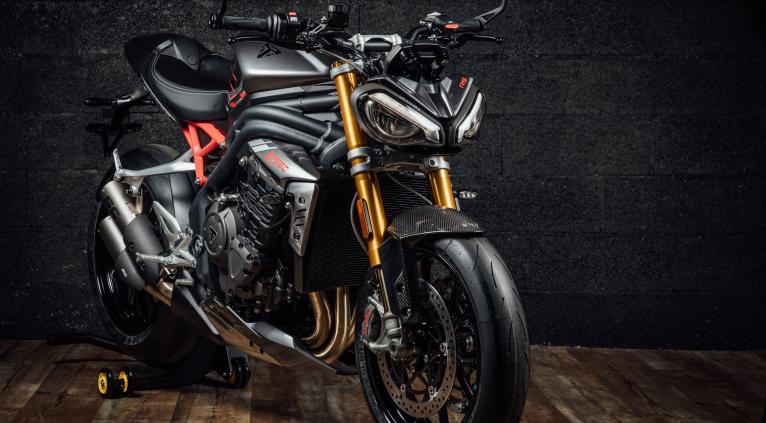SPEED TRIPLE 1200 RS aux couleurs du STREET TRIPLE RS
