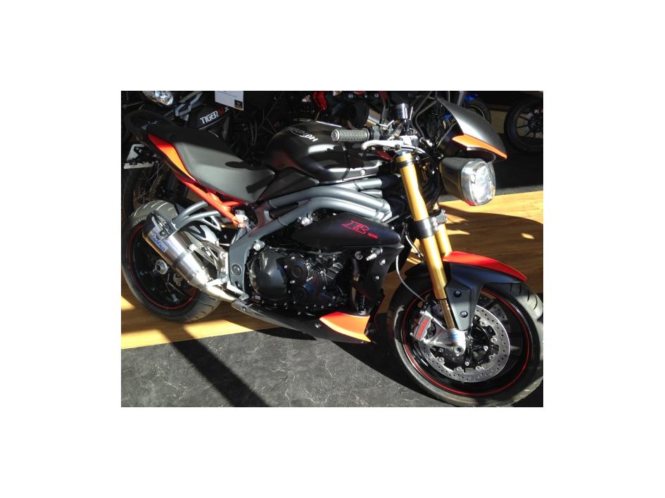 SPEED TRIPLE R 30 TH AXXESS MACHINE