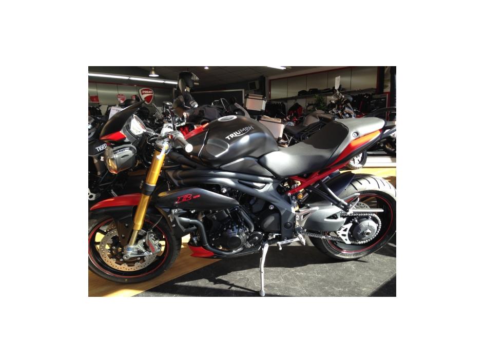 SPEED TRIPLE R 30 TH AXXESS MACHINE