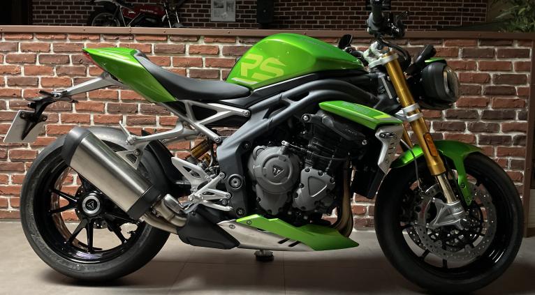 SPEED TRIPLE RS COSMIC GREEN
