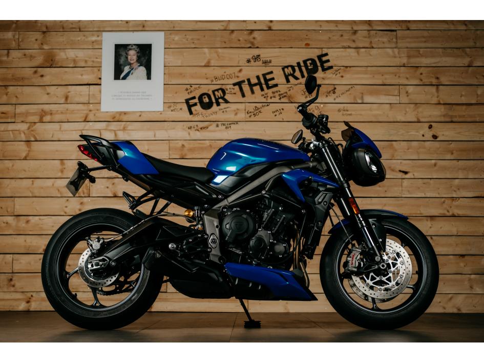 STREET TRIPLE RS NEON BLUE & MATT BLACK