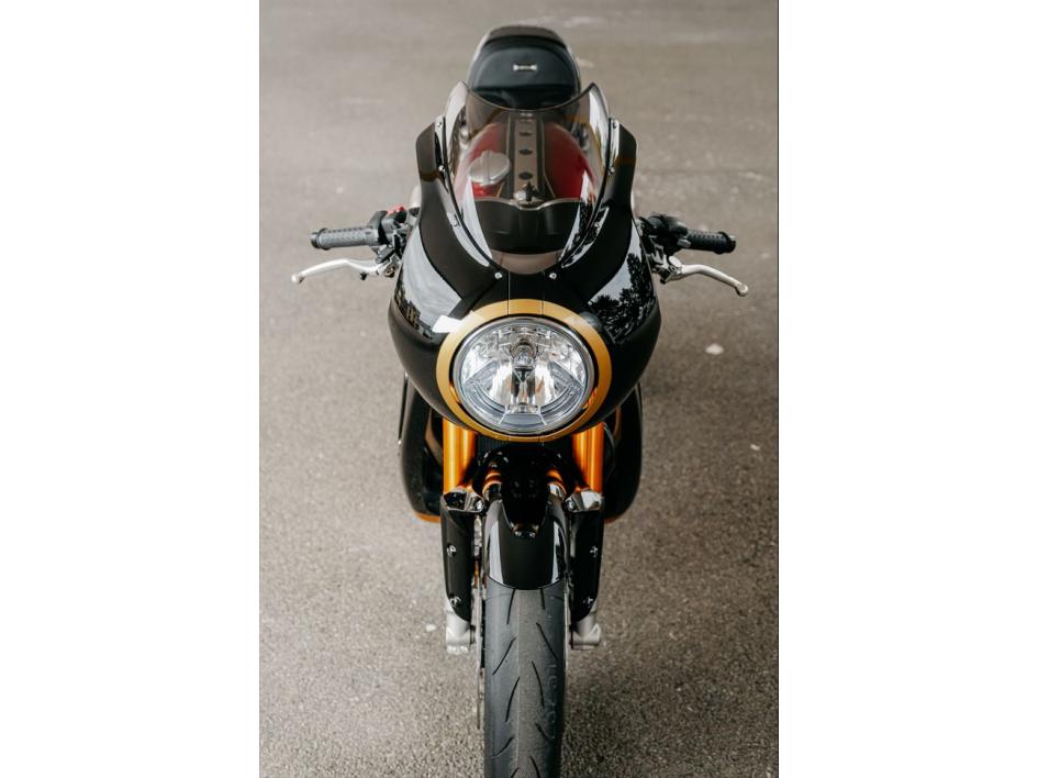 THRUXTON RS 